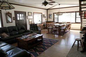 Smart TV, fireplace, DVD player, books