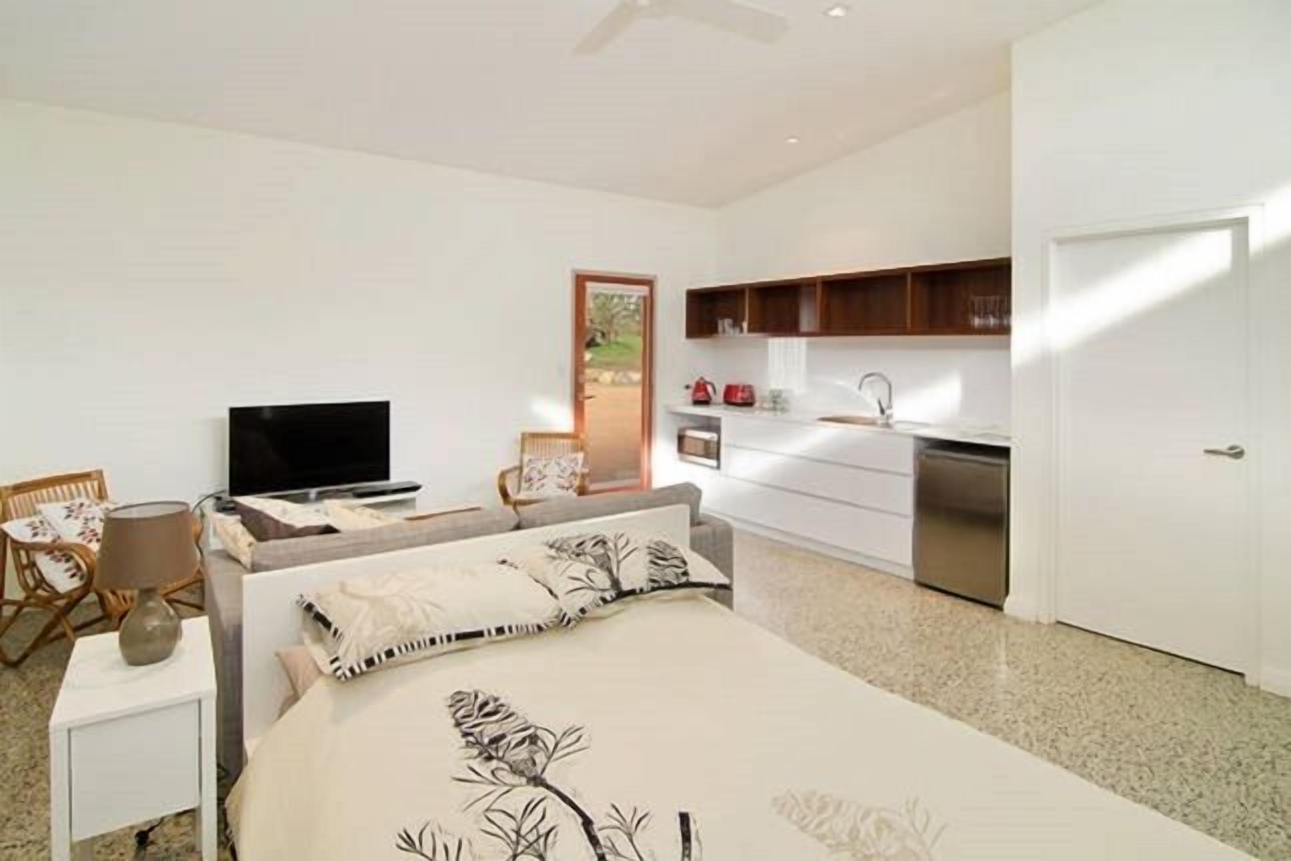 Naturally Kinfauns -  Close to nature Yallingup — image 16