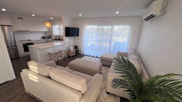 Smart-TV og DVD-spiller