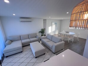 Smart TV, DVD player