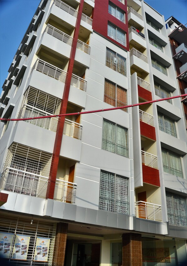 Front of property - Hotel Pink Shore (Cox's Bazar)