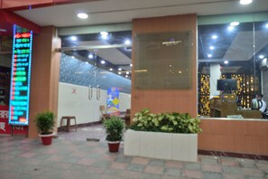 Front of property - Hotel Delwar Paradise (Cox's Bazar)