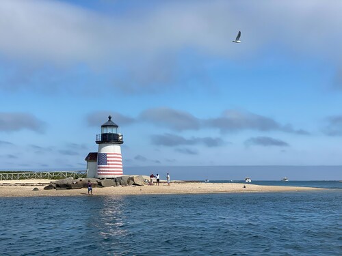 * Eristäytynyt Gem * Prime-sijainti. 5 min kävelymatkan päässä Beach & Downtownista. Ostokset / Ruokailu. WiFi