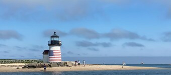 * Gemme isolée * Emplacement privilégié. 5 min à pied de la plage et du centre-ville. Shopping / salle à manger. Wifi