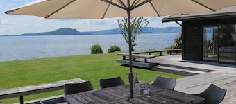 Waikuta Lakeside Lodge on Lake Rotorua