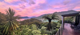 St Omer Hideaway: Love At First Sight