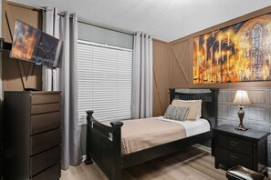 6 habitaciones, tabla de planchar con plancha y cuna de viaje