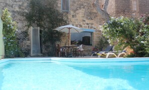 Outdoor pool - Farmhouse with Own Private Pool Full of Character and Charm (Munxar)