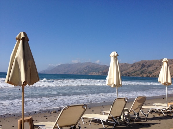 Camastros y toallas de playa 