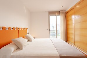 4 dormitorios, tabla de planchar con plancha, wifi gratis y ropa de cama