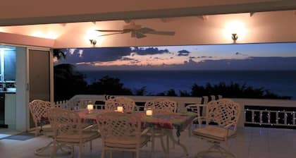 Abgelegene 2 Schlafzimmer Villa mit atemberaubendem Blick über das Karibische Meer