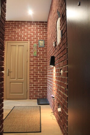 المنشأة من الداخل