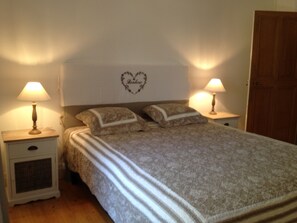 6 bedrooms, iron/ironing board, travel crib, free WiFi