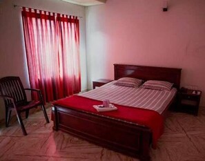 1 bedroom, premium bedding, desk, bed sheets