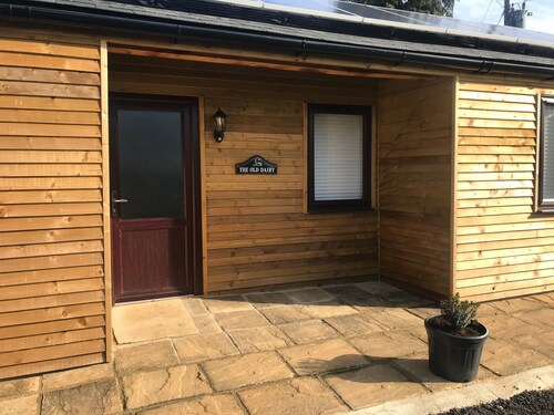 White Owl Barn - räätälöity itsepalveluperiaatteella sijaitseva kiinteistö, josta on kauniit näkymät