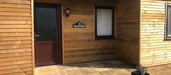 White Owl Barn - A custom built self-catering property with a beautiful view