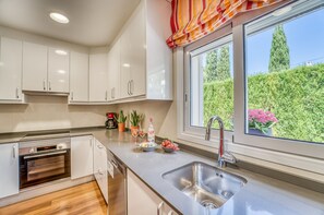 Fridge, microwave, oven, dishwasher