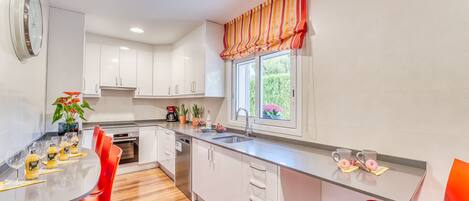 Fridge, microwave, oven, dishwasher