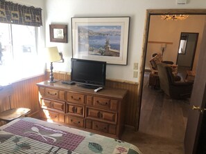 2 bedrooms, WiFi - The Cozy Cabin in the Mountain (Sugarloaf)