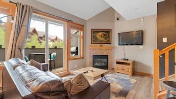 Smart TV, lareira, Netflix, mesa de pingue-pongue