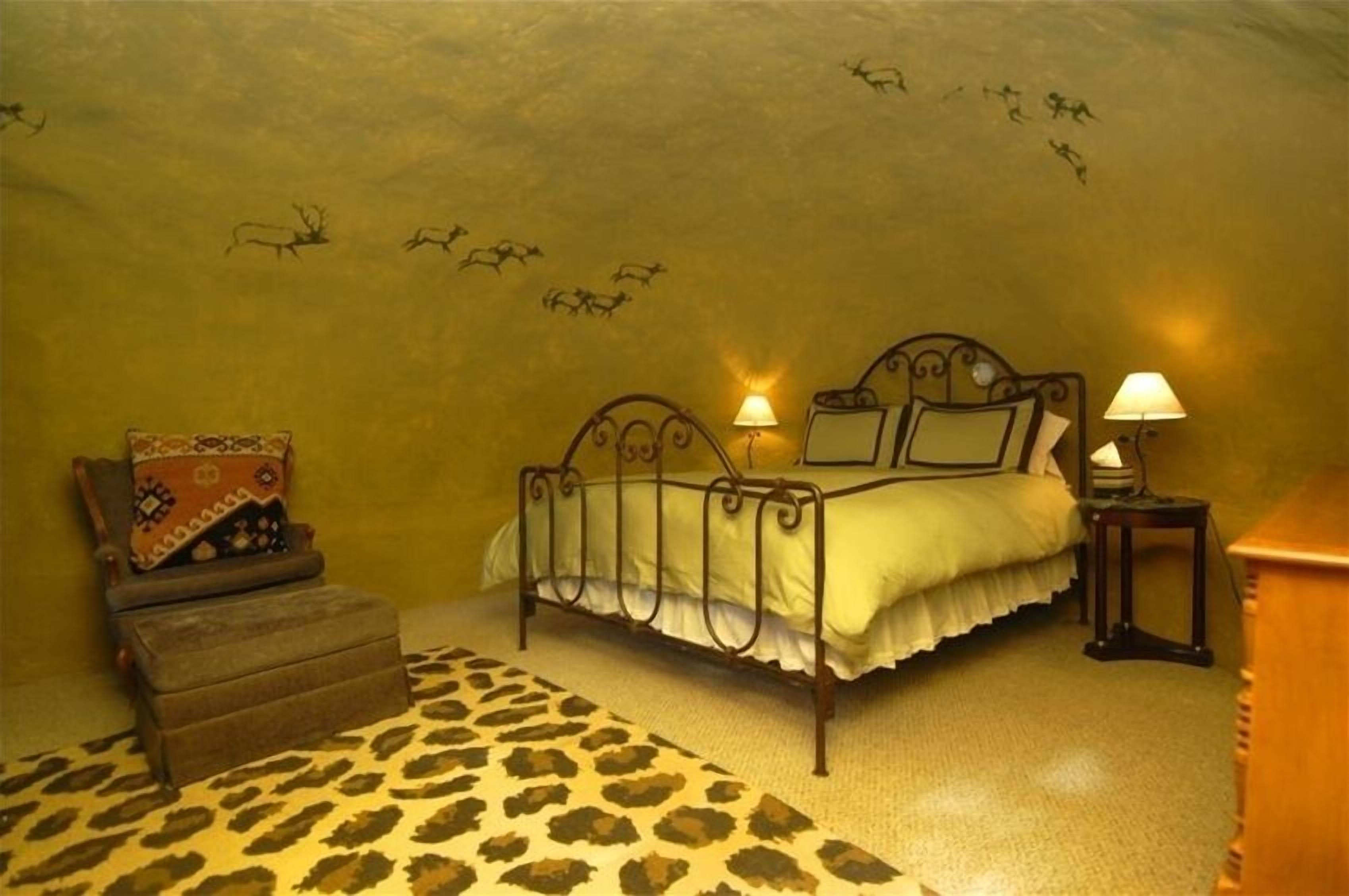 3 slaapkamers, een strijkplank/strijkijzer, gratis wifi, beddengoed