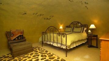 3 slaapkamers, een strijkplank/strijkijzer, gratis wifi, beddengoed