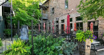 3 ihanaa vanhanaikaista mökkiä upealla paikalla ~ 3 mökkiä yhdellä hinnalla!