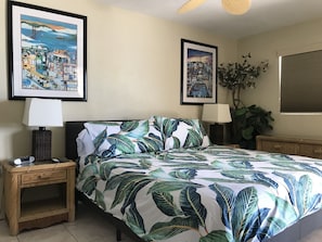 New King memory Foam master bed - Gulf-Front Condo with Front Row Sunset Views.. see the VIDEO (Fort Myers Beach)