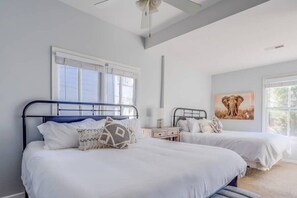 4 habitaciones, tabla de planchar con plancha, wifi y ropa de cama 