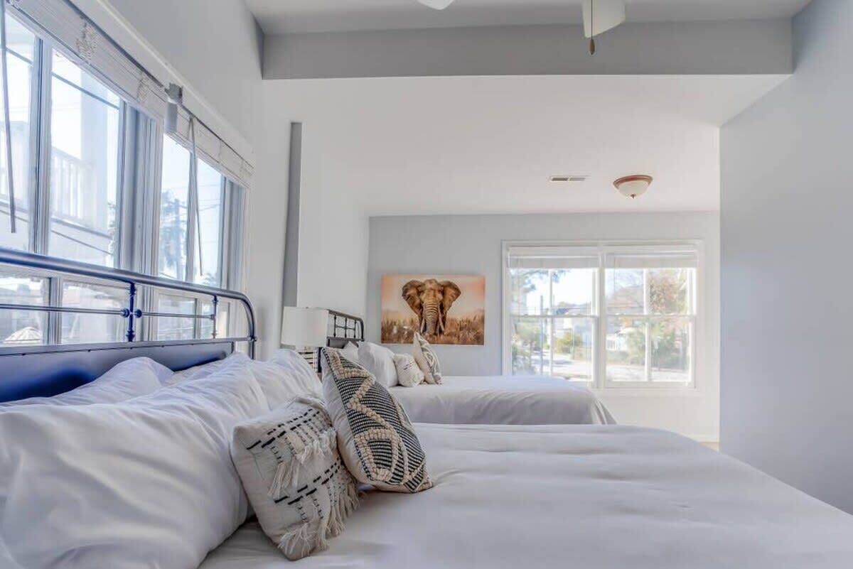 4 chambres, fer et planche à repasser, Wi-Fi, draps fournis