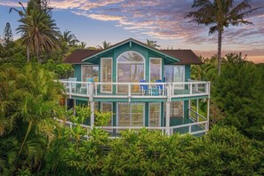 Property grounds - Priv Hot Tub + Shared Jungle Pool! - Ocean Lookout (Haiku)