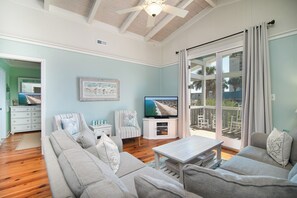 Smart-TV, DVD-Player, Stereoanlage