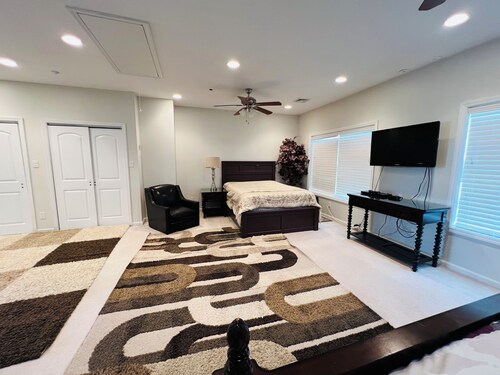 Big House with Pool, OceanView,3 Decks, 3 Master very near Ocean and Boardwalk, 