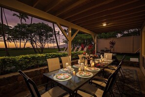 Outdoor dining - BEACHFRONT MAUI KIHEI HOUSE (Kihei)