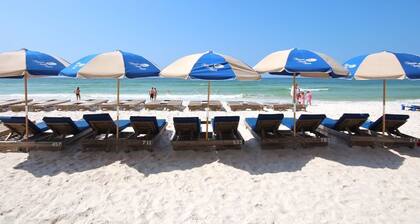 Gorgeous 5th-floor condo!Beachfront paradise. Newly redecorated!