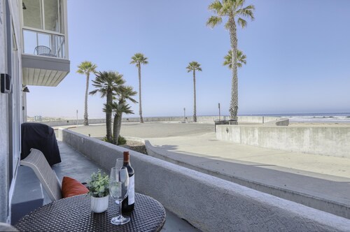 Oceanfront Paradise – Beachfront Condo