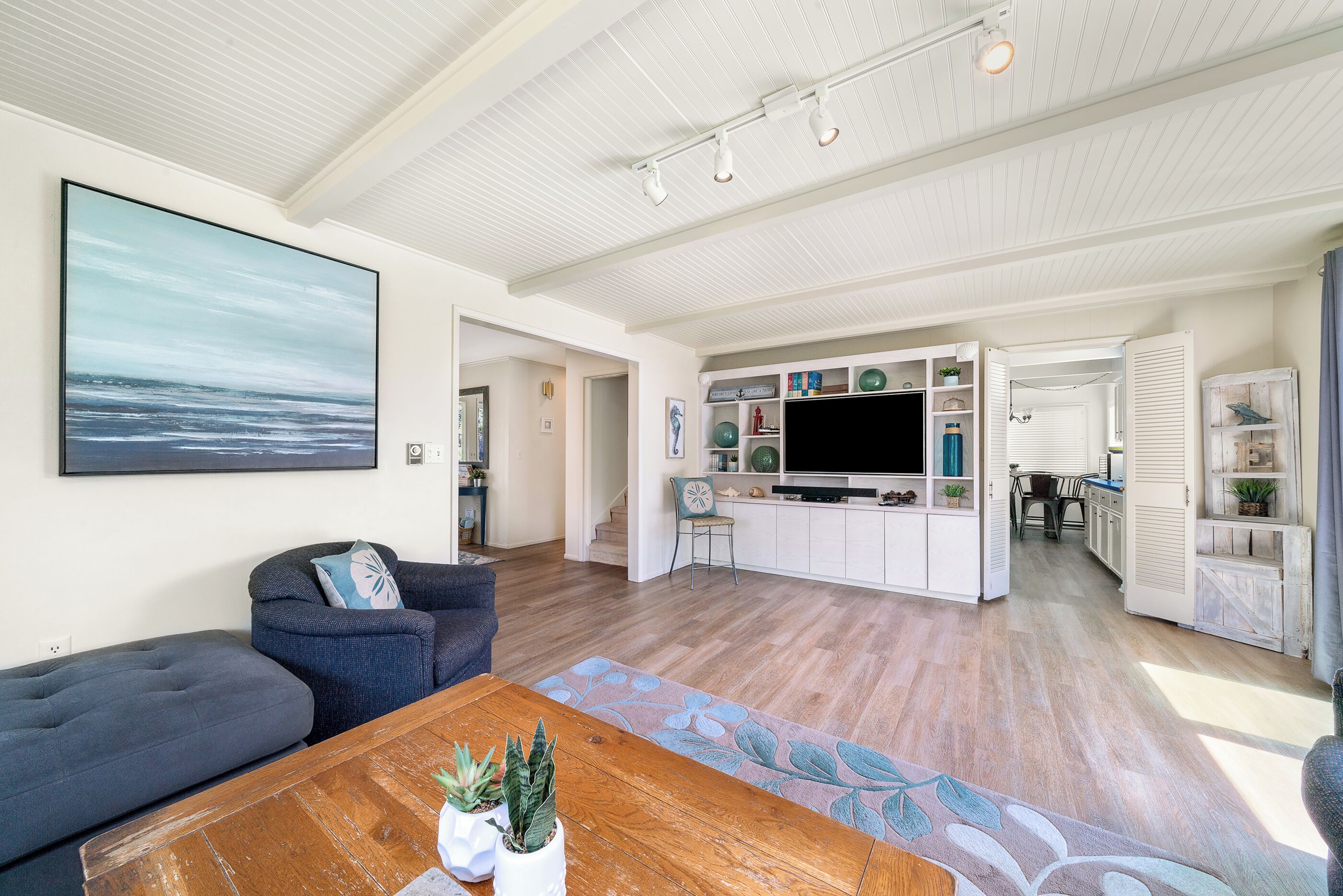 Smart TV, foosball, table tennis, books