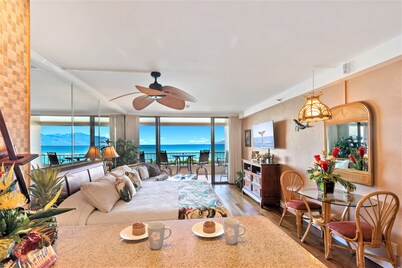 
Kaanapali, Ocean Front Condo, Free parking and NO Resort Fee’s, Cabana Access.