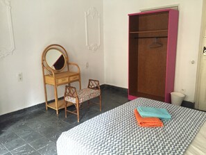Decoración individual, mobiliario individual, escritorio