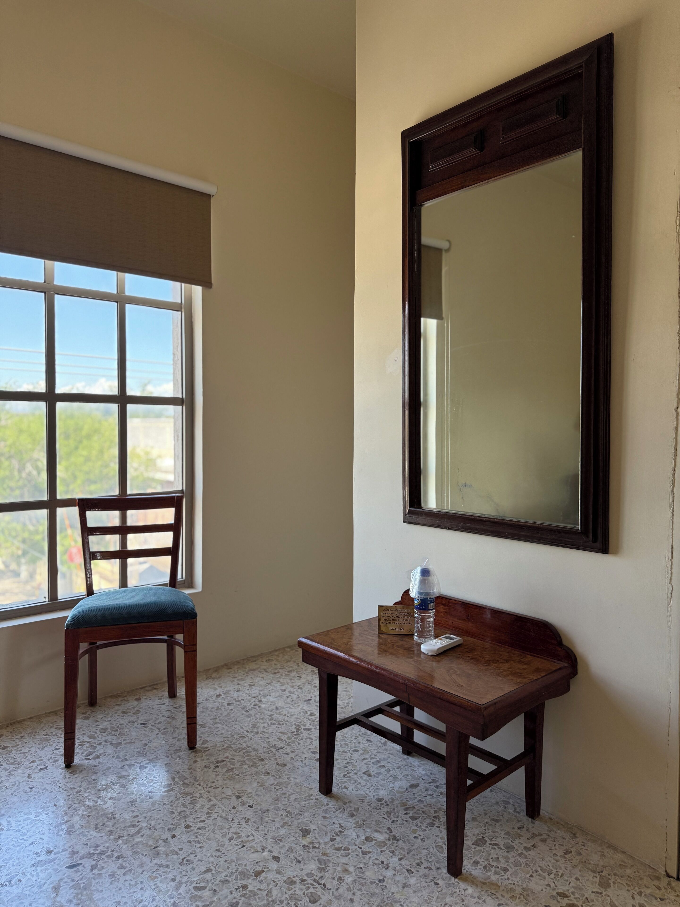 single room | blackout curtains, free wifi, bed sheets