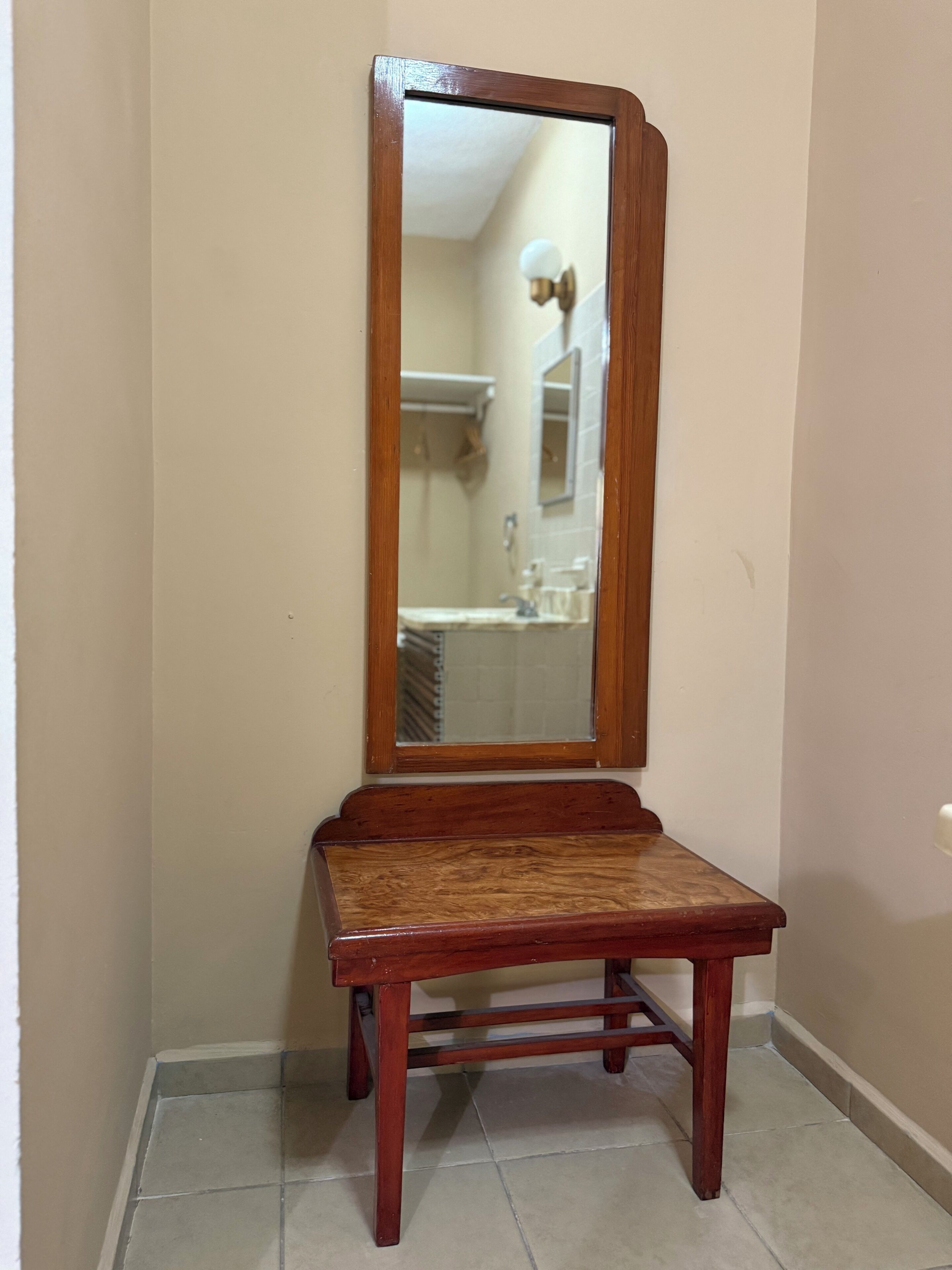 single room | blackout curtains, free wifi, bed sheets