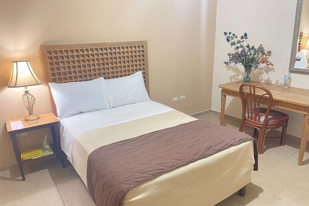 Rideaux occultants, Wi-Fi gratuit, draps fournis