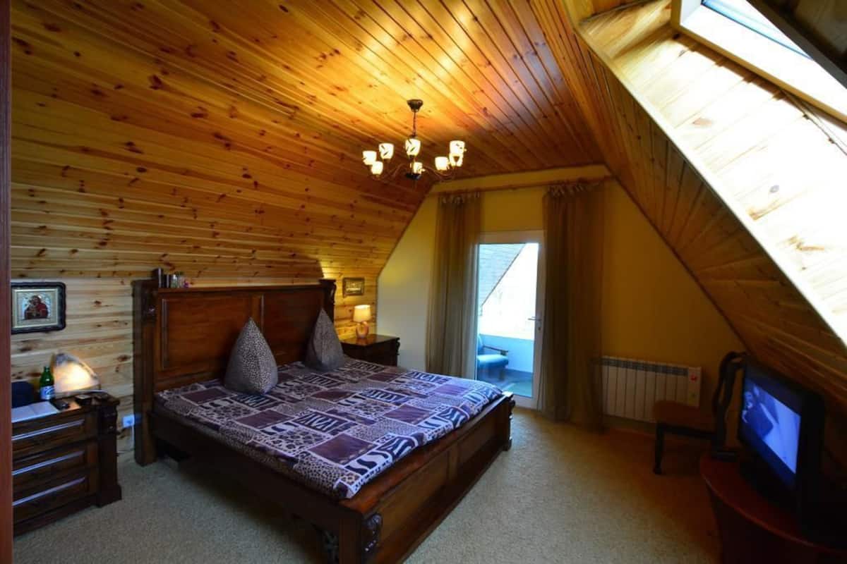 Suite panoramica, 1 letto king con divano letto, non fumatori | 2 camere, insonorizzazione, ferro/asse da stiro, Wi-Fi gratuito