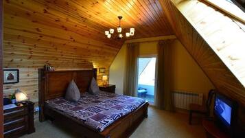 Panoramic Suite, 1 King Bed with Sofa bed, Non Smoking | Soundproofing, iron/ironing board, free WiFi, bed sheets
