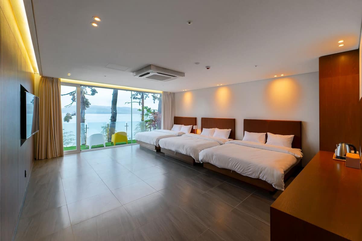 1 bedroom, blackout curtains, free WiFi