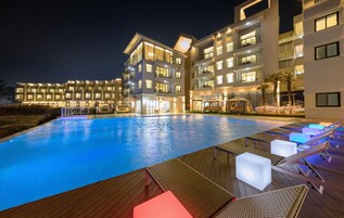 2 indoor pools, 4 outdoor pools, cabanas (surcharge)