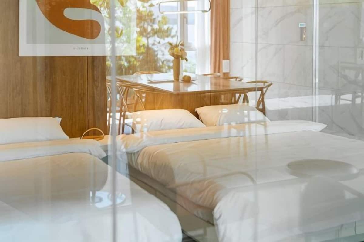 Verdunkelungsvorhänge, kostenloses WLAN