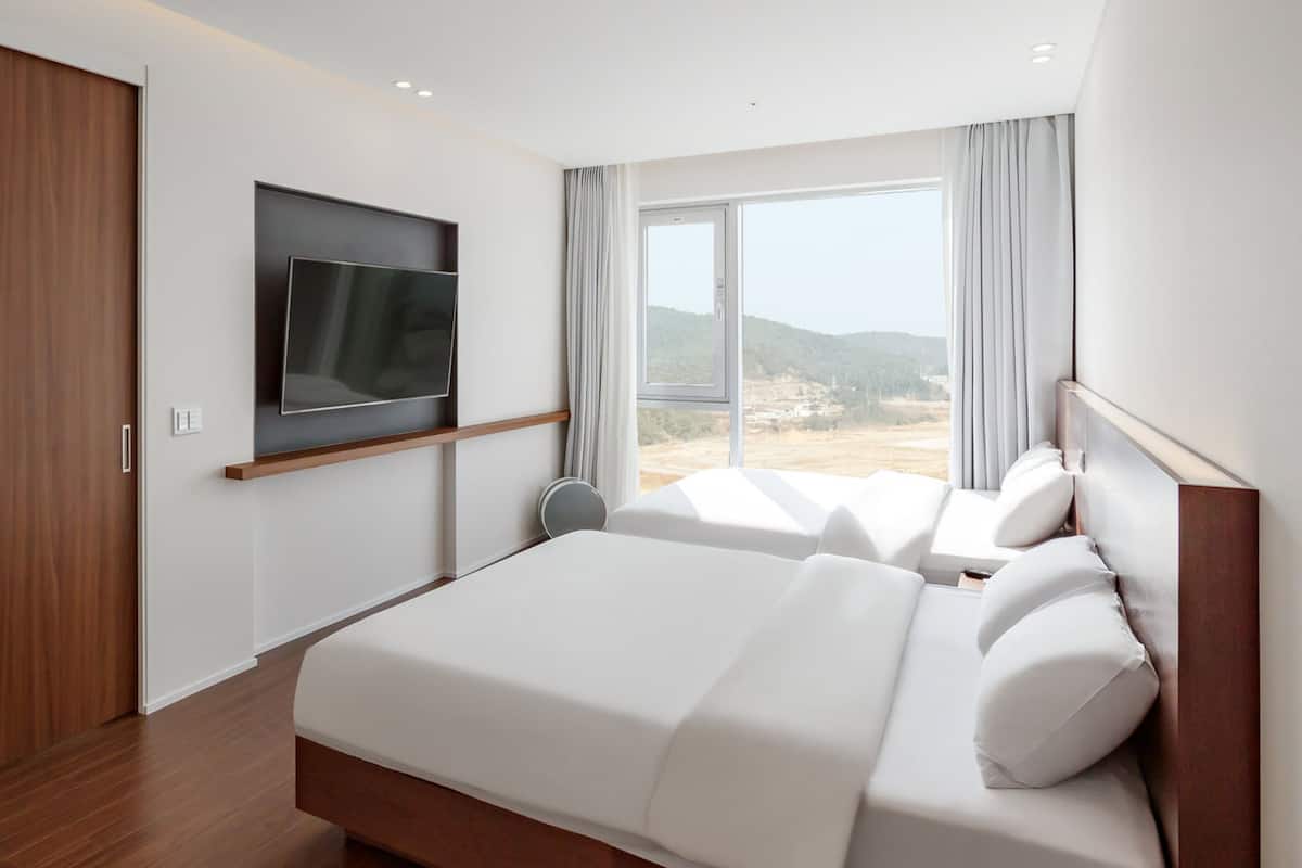 1 bedroom, blackout curtains, free WiFi