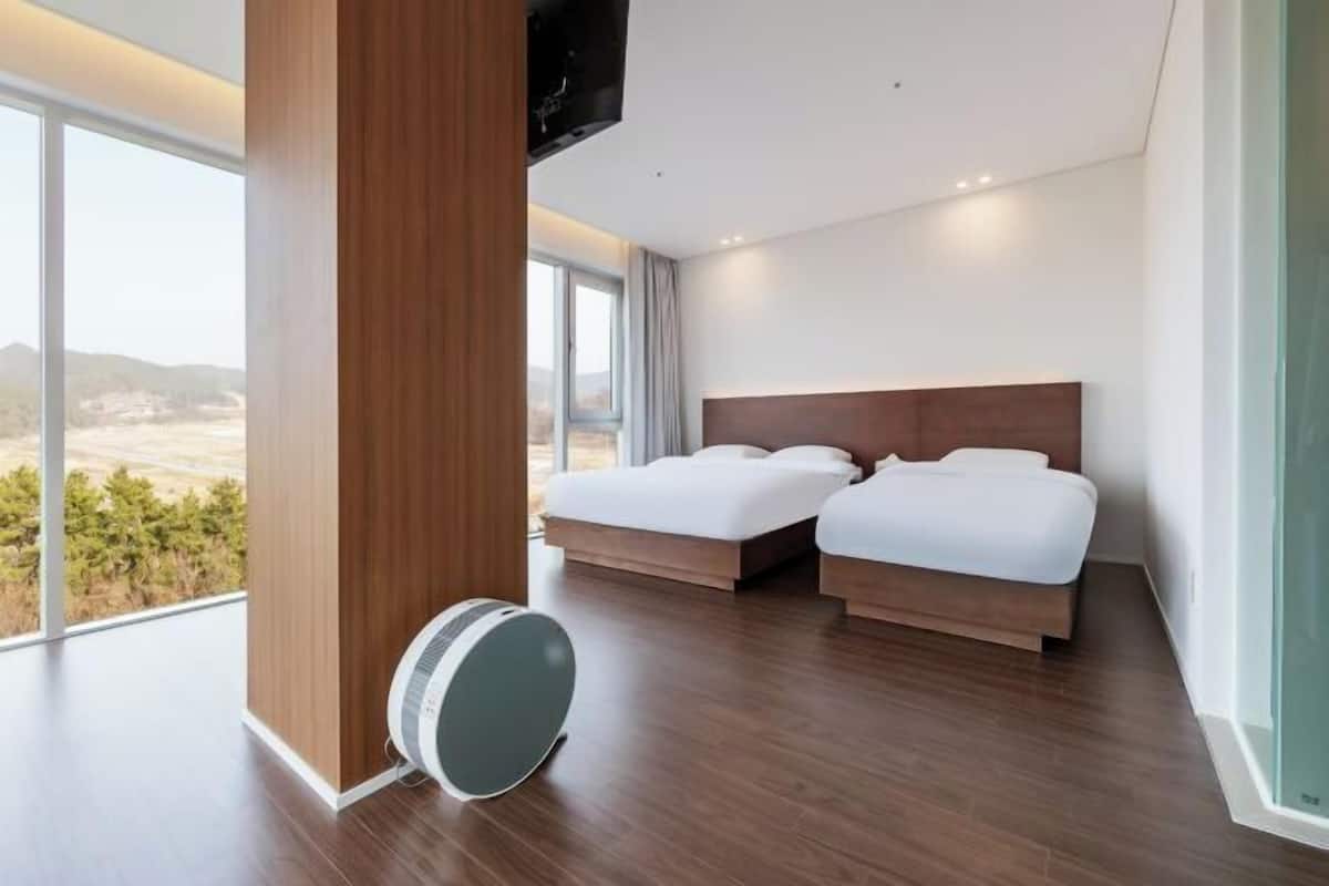 1 bedroom, blackout curtains, free WiFi