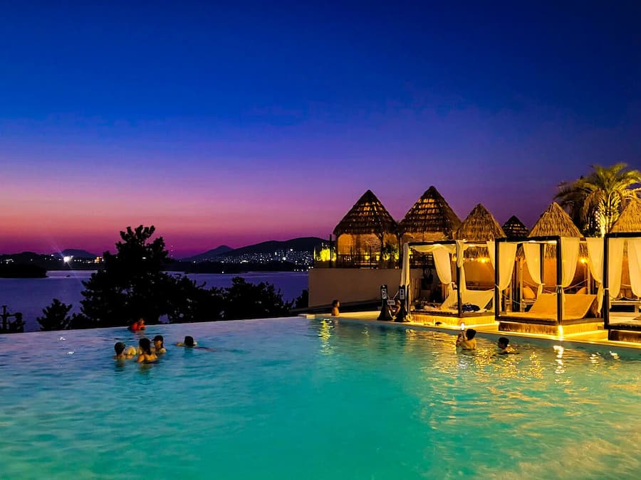 2 indoor pools, 4 outdoor pools, cabanas (surcharge)